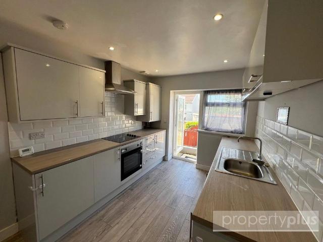 House for sale in Tonyrefail, Wales