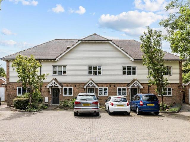 House for sale in Perryfields, West Sussex
