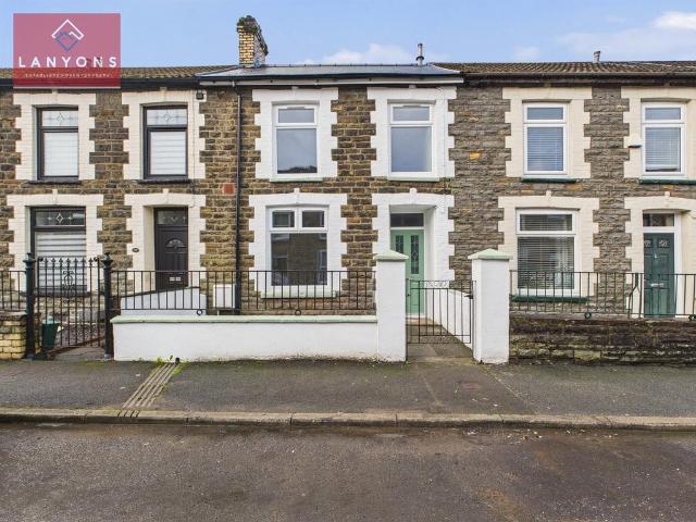 House for sale in Pentre, Ton Pentre