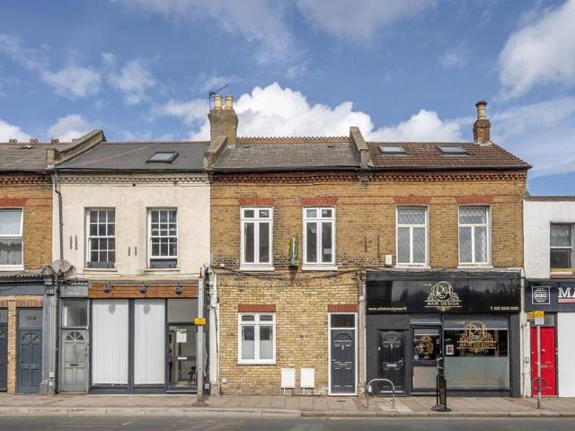 House for sale in London Borough of Merton, Merton Park