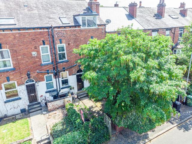 House for sale in Hyde Park, West Yorkshire