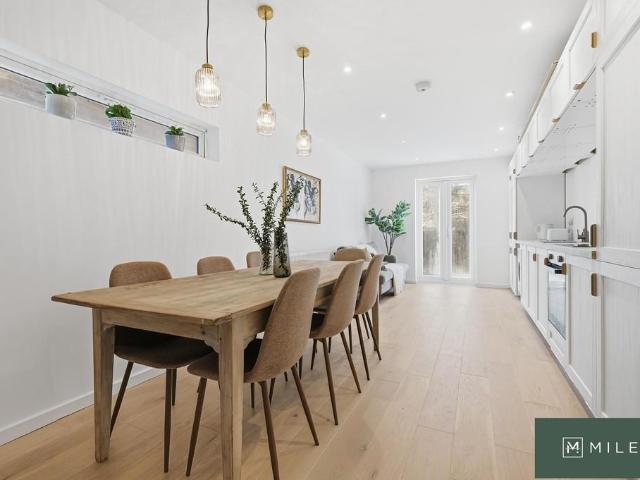 House for sale in Harlesden, Greater London