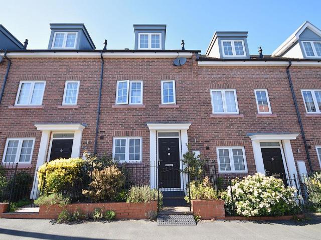 House for sale in Moss Rose, Macclesfield
