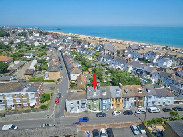 House for sale in Lower Walmer, Ash