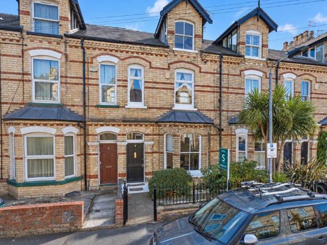 House for sale in Fishergate, York
