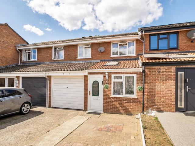 House for sale in London Borough of Ealing, Greater London