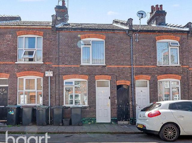 House for sale in Spring Park, Luton