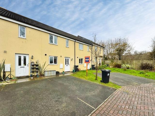 House for sale in Lamellion, Cornwall