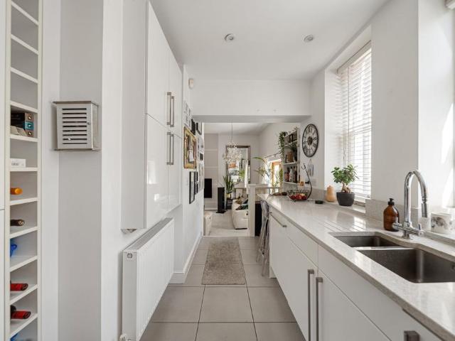 House for sale in Stone, Monks Orchard