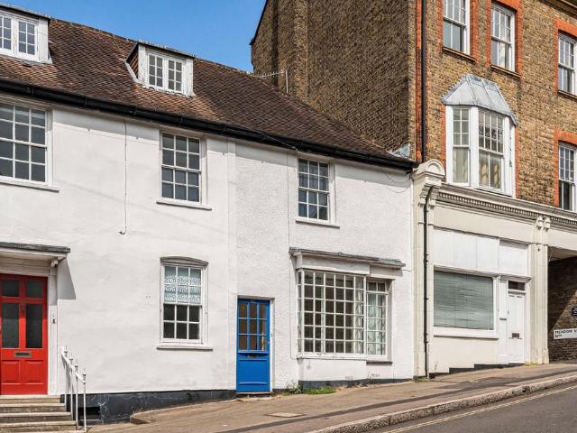 House for sale in Harrow On The Hill, Greater London
