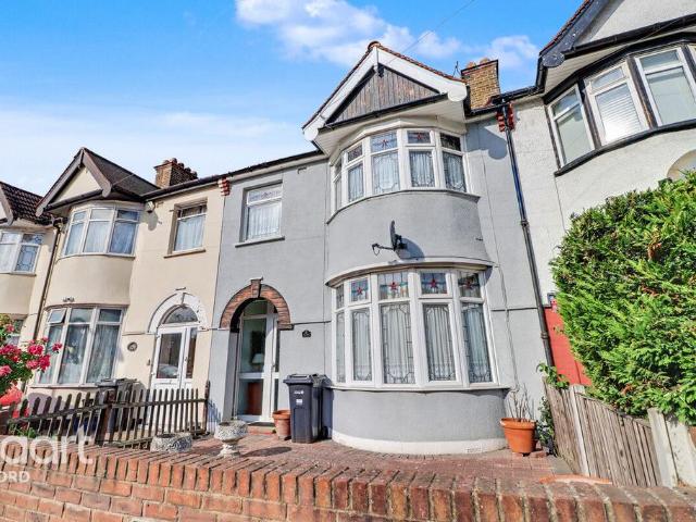 House for sale in Loxford, Seven Kings