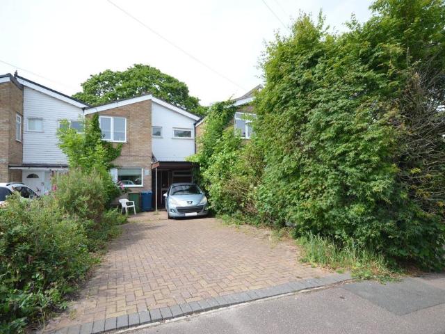 House for sale in Little Stanmore, Greater London