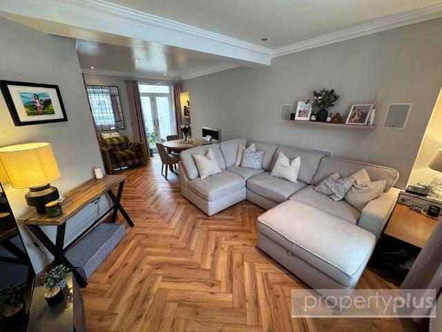 House for sale in Pentre, Ton Pentre