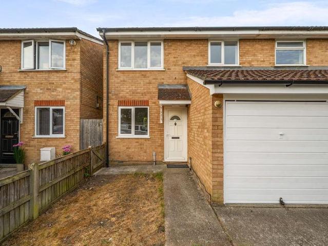 House for sale in Hook, Greater London