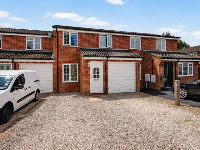 House for sale in Martin's Heron, Winkfield