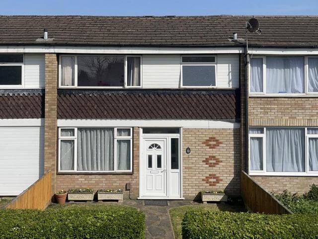 House for sale in Highfield, Pouchen End