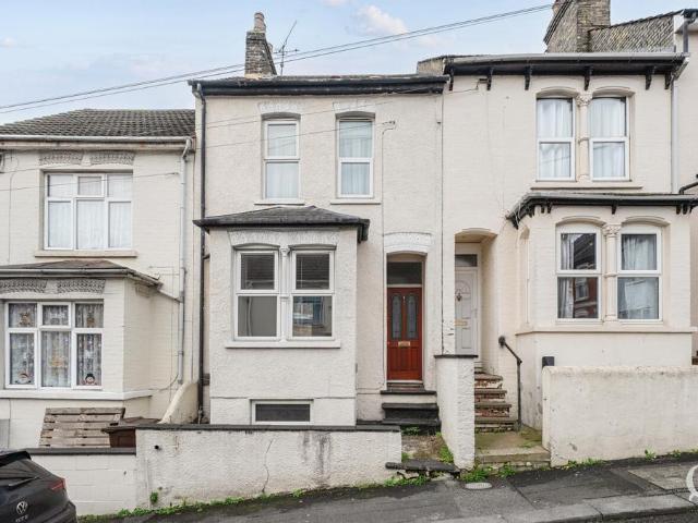 House for sale in Luton, Chatham