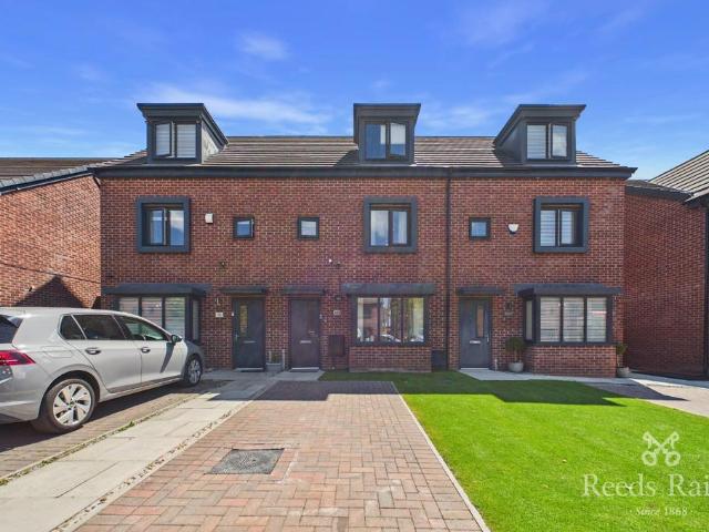 House for sale in Calderstones