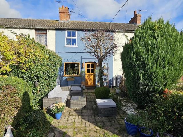 House for sale in Barton In Fabis, East Midlands