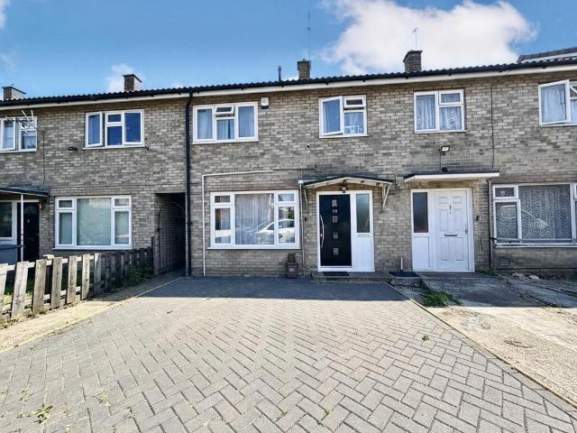 House for sale in Houghton Regis, Bedfordshire