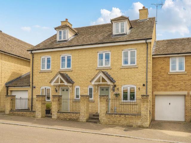 House for sale in Madley Park, Black Bourton