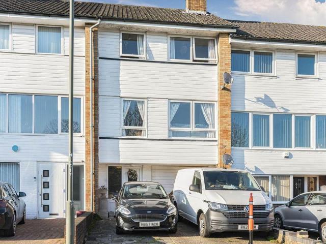 House for sale in Hayes, Greater London