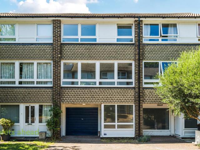 House for sale in London Borough of Croydon, Upper Norwood