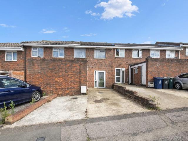 House for sale in Wood End, Greater London