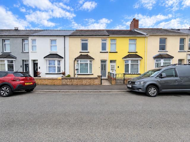 House for sale in Robertstown, Trecynon