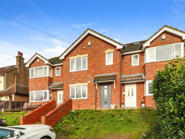 House for sale in Bennetts End, Pouchen End