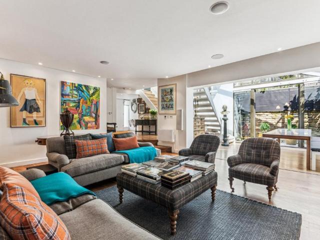 House for sale in Chalk Farm, Primrose Hill