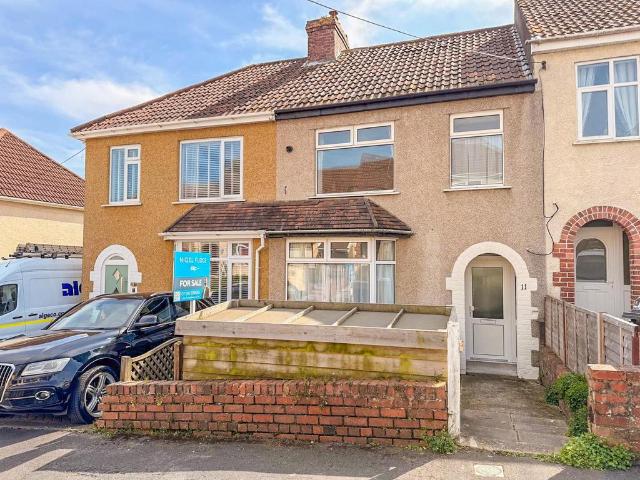 House for sale in Kingswood