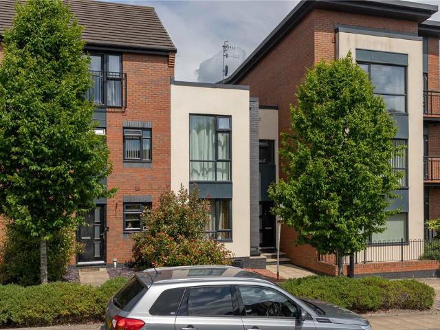 House for sale in Joiner's Square, Hanley