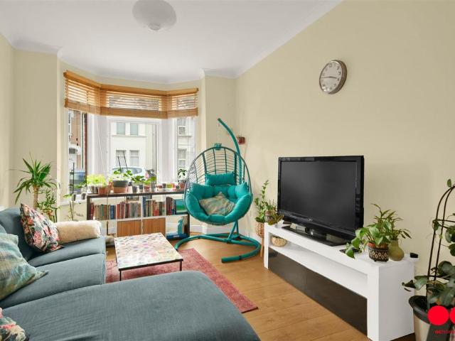 House for sale in Loxford, Seven Kings