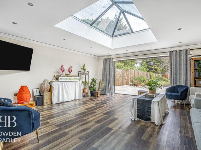 House for sale in Hainault, Greater London