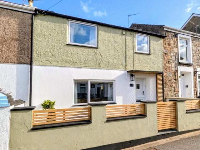 House for sale in Vaynor, Wales