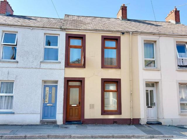 House for sale in Carmarthen, Wales