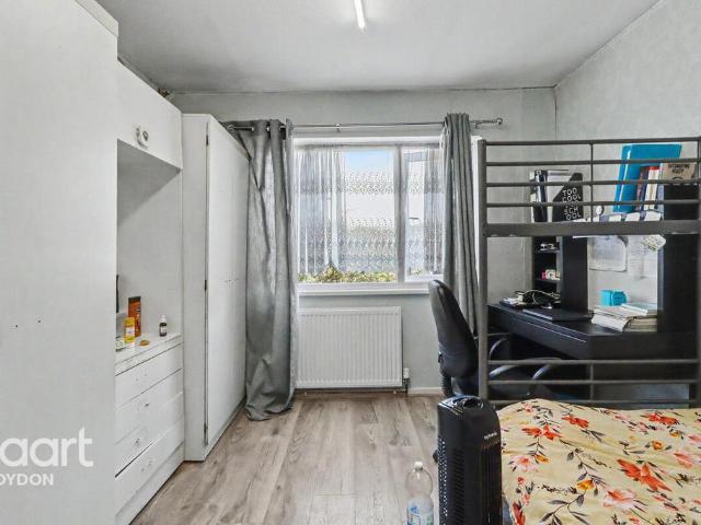 House for sale in London Borough of Croydon, Forestdale