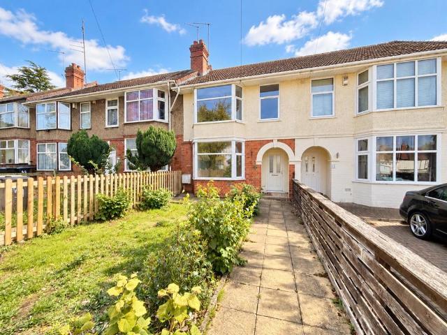House for sale in Kingsley Park, Northampton