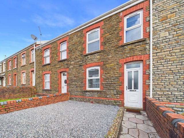 House for sale in Faerdre, Clydach