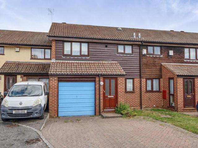 House for sale in Emmbrook, Wokingham