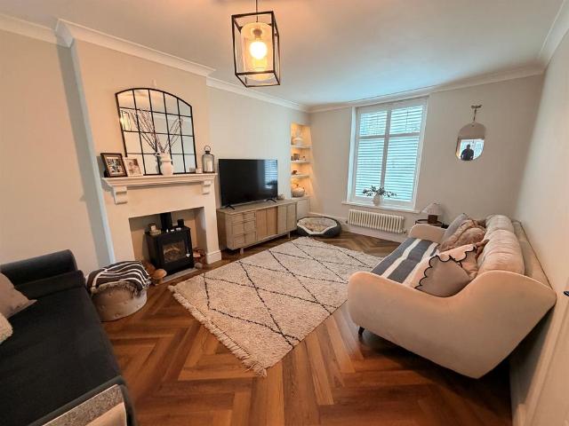 House for sale in Pentre, Ton Pentre