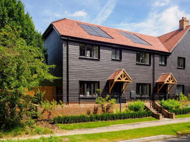 House for sale in Folkestone, Etchinghill