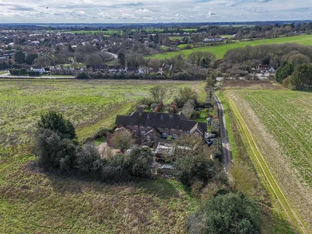 House for sale in Five Acres, Bedfordshire