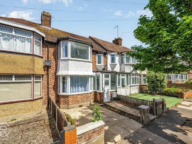 House for sale in London Borough of Ealing, Greenford