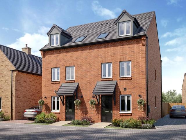 House for sale in Priors Hall Park, Weldon