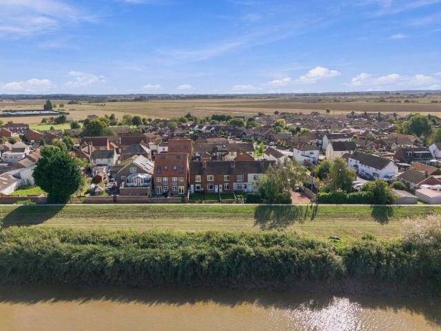 House for sale in Burringham, Greater Lincolnshire