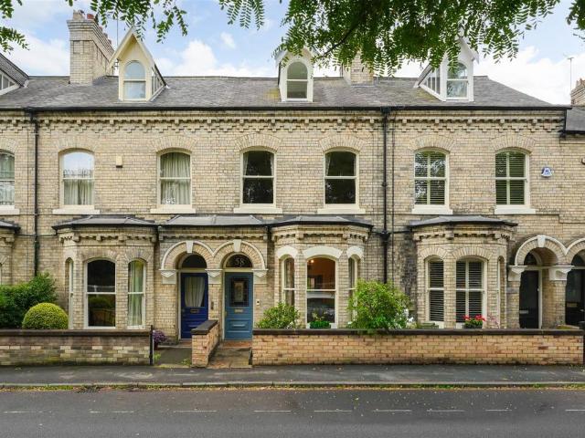 House for sale in The Groves, High Field