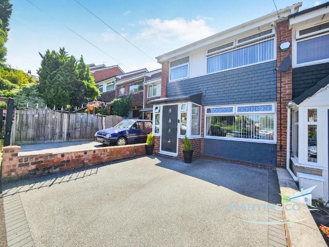 House for sale in Chadderton Fold, Pendock