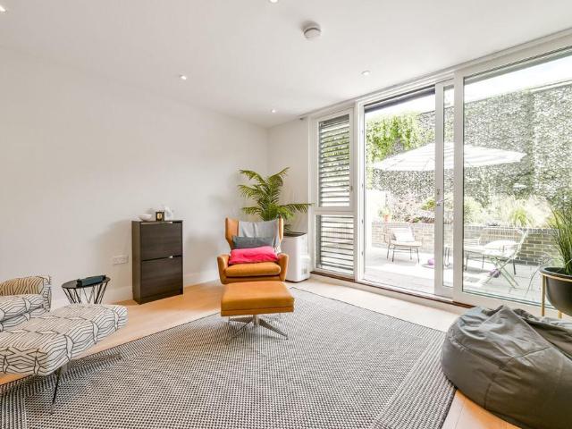 House for sale in London Borough of Ealing, Hanwell